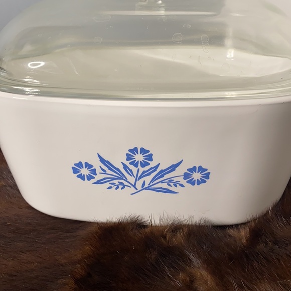 . Corning Ware 4qt White Cornflower Pattern Baking Dish With Clear Glass Lid - Picture 2 of 4